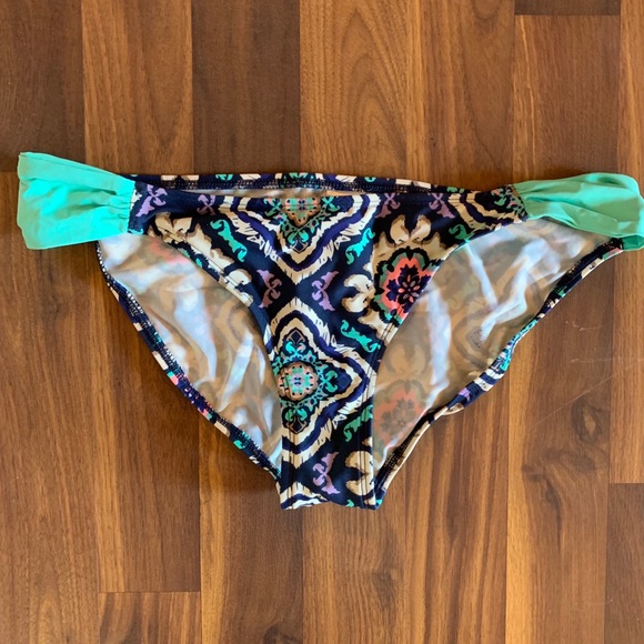 Arizona swim top padded and bottom set size large - Picture 3 of 4